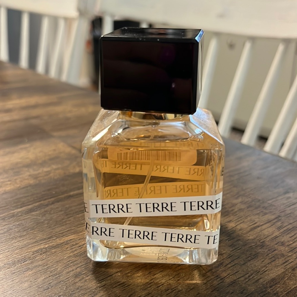 Venus dust terre perfume